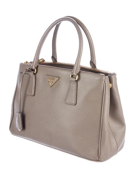 prada saffiano tote price.